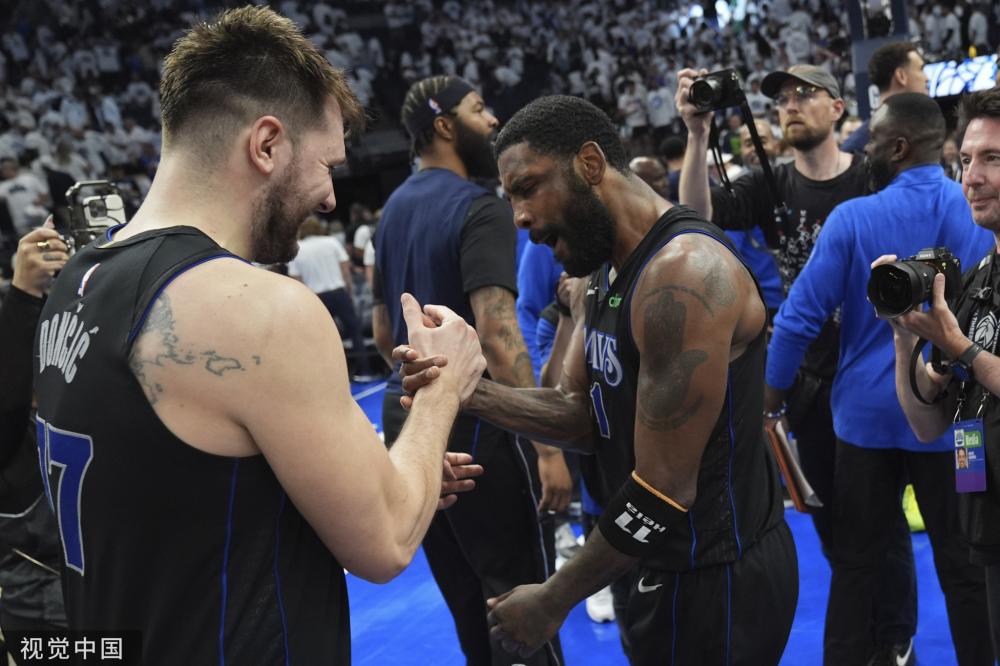 球迷们的激 球迷们的激