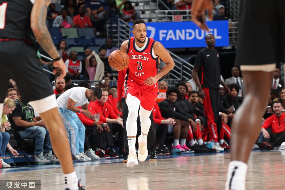 持稳定的 持稳定的