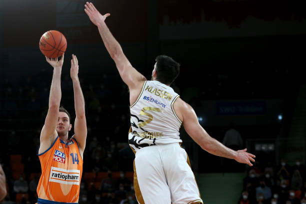 以技战术制 以技战术制