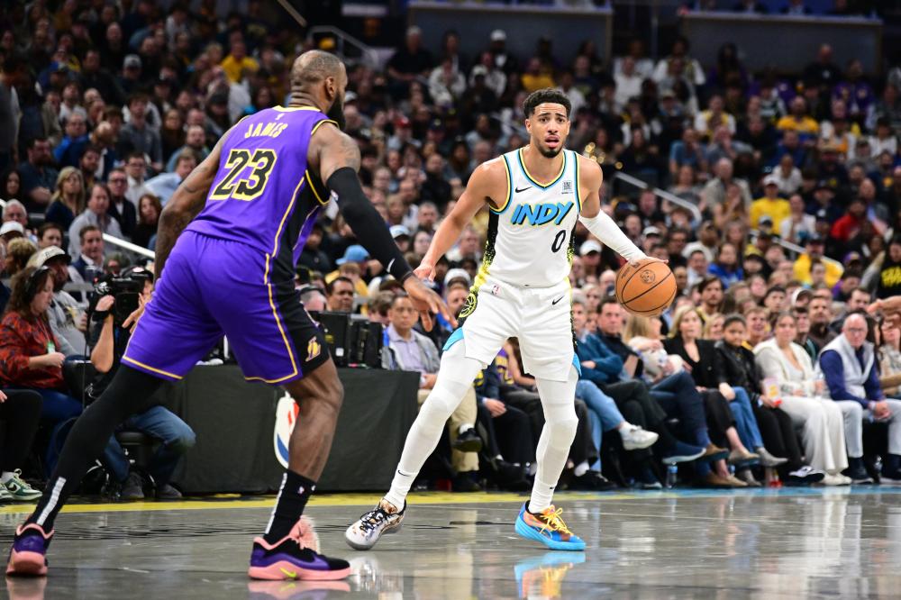 在攻防两端 在攻防两端